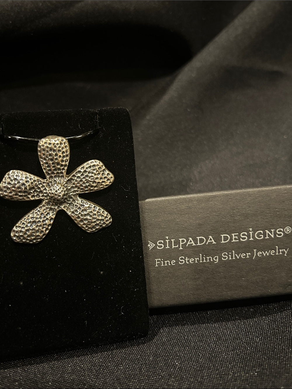 Silpada S1101 Sterling Silver Flower Pendant